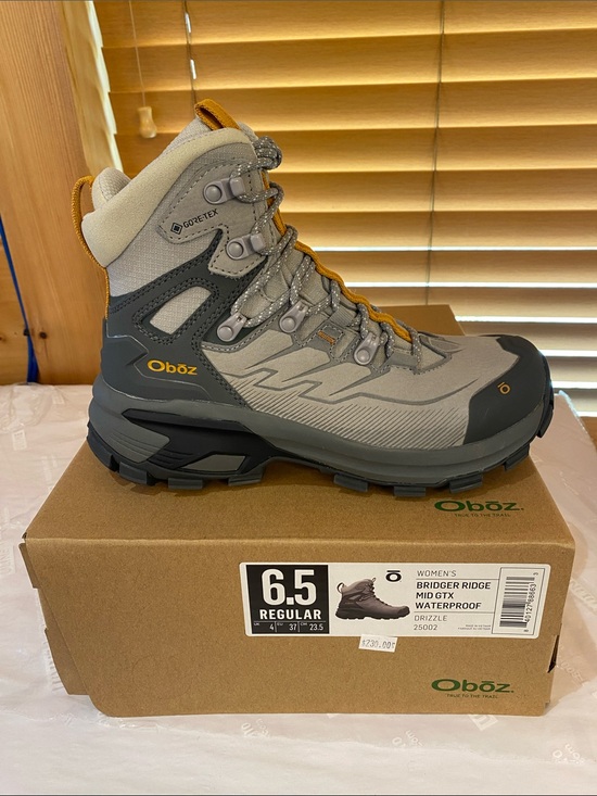 Oboz Footwear Shoes - Oboz Women's Bridger Ridge Mid GTX Combat-Style Hiking Boot in Drizzle/Gold